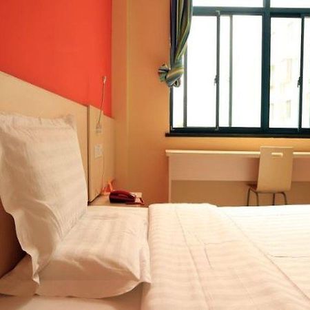 7 Days Inn Dalian Wafangdian Railway Station Екстер'єр фото